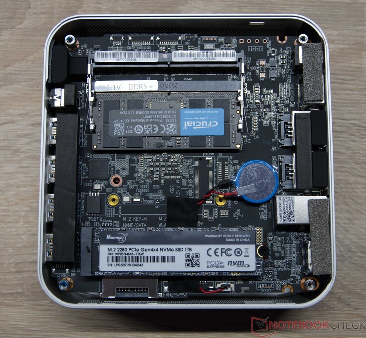 The A7 Max mini PC sports upgradable RAM, storage, and WLAN modules. 