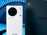 The Vivo X90s in its white colourway. (Image source: Vivo)