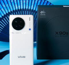 The Vivo X90s in its white colourway. (Image source: Vivo)