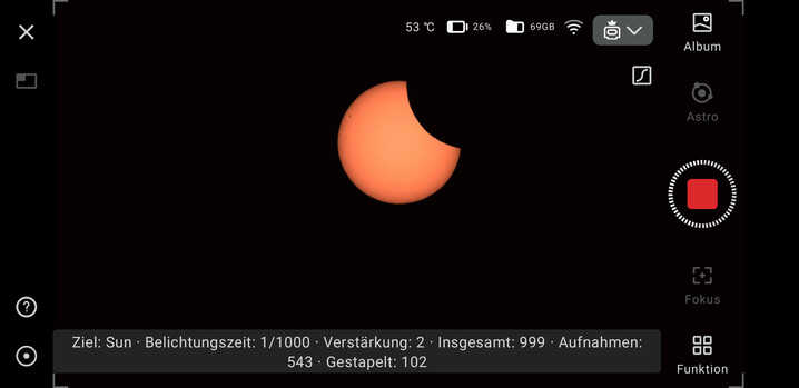In stacking mode, the app shows the current number of captured and stacked images (Image source: Screenshot Marc Zander / Notebookcheck)