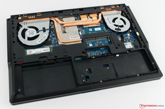 A look at the inside of the Fujitsu Celsius H980 with the battery removed