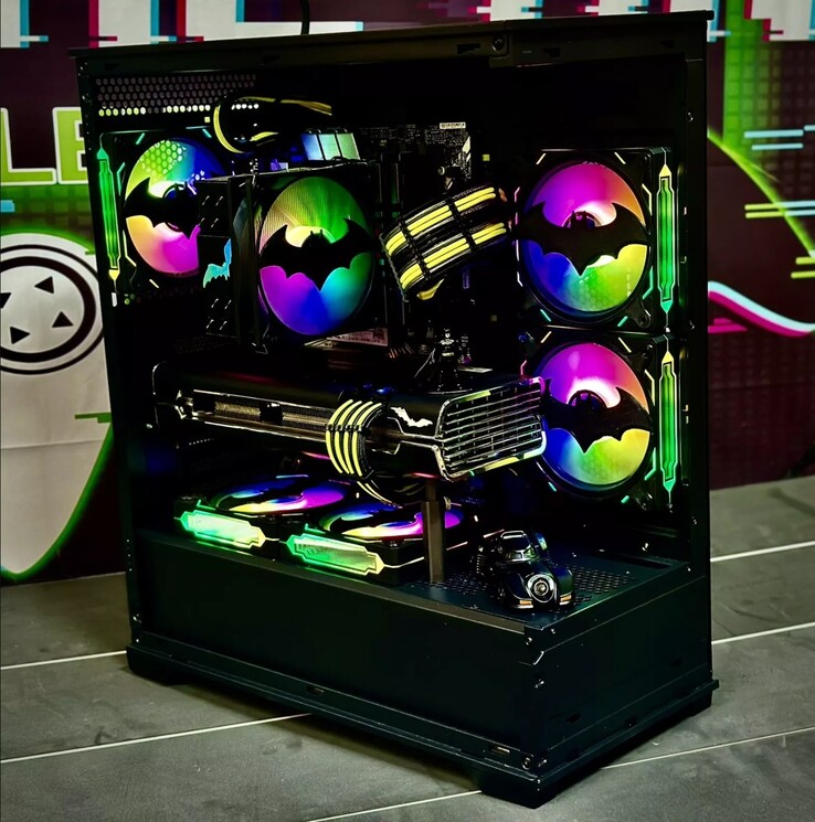 The bat build in RGB (Image Source: int3t3ch on eBay)