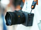 Sirui now offers two particularly affordable full-frame lenses with autofocus.