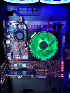 6C/12T AMD Ryzen 7000 test system running Phison E26 controller-powered PCIe Gen5 SSD. (Image Source: Tom&#039;s Hardware)