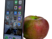 The battery of the Apple iPhone 14 Pro lasts about the same time as that of the previous model. (Image source: NotebookCheck)