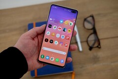 The Samsung Galaxy S10+ for US$799 is excellent value for money. (Source: Trusted Reviews)