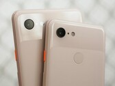 Take US$200 or £150 off the Pixel 3 and Pixel 3 XL until May 6. (Image source: CNET)
