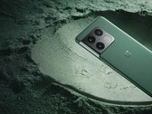 The  10 Pro in green. (Source: OnePlus)