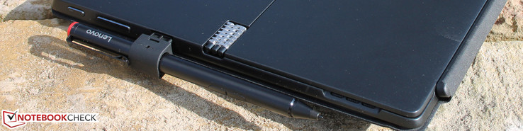 Lenovo IdeaPad Miix 720 (7500U, QHD) Convertible Laptop Review 