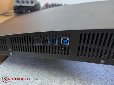 Inputs: 2x USB-A, 1x USB-B upstream for KVM functionality