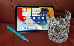Testing the Apple iPad Mini 6.