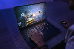 Amazon has the 2020 Razer Blade 15 on sale right now for $1500 USD to be even cheaper than Razer's own online store (Image source: Razer)