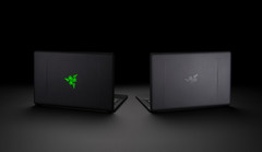 13.3-inch Razer Blade Stealth in black (left) and gunmetal grey (right). (Source: Razer)