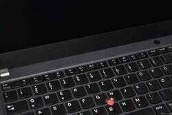 ThinkPad T14s G2: Speakers above the keyboard