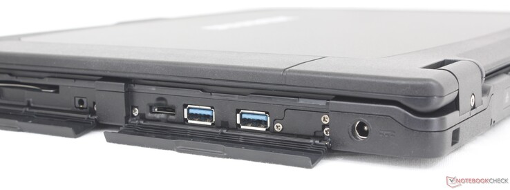 Right: Smart Card reader, 3.5 mm headset, MicroSD reader, 2x USB-A 3.2 Gen. 2, AC adapter
