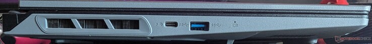 Left: USB 3.2 Gen 2 Type-C (with DP 1.4 ,PD 3.0), USB 3.2 Type-A