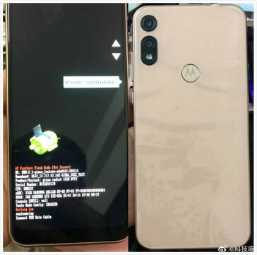 The white variant of Moto E7 showcasing Fastboot (Image source: Seekdevice)