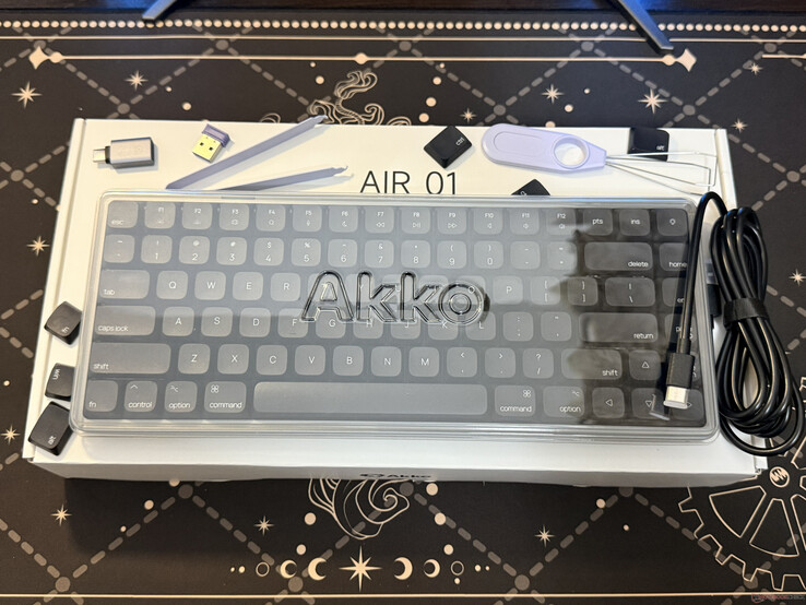 All the things included in the Akko Air 01 box
