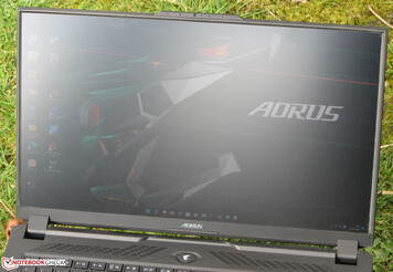 Aorus 17 outdoors