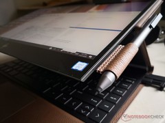 The HP Spectre Folio makes for a good alternative to the new Apple MacBook Air