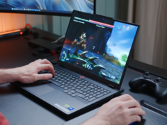 The Lenovo Legion Pro 5 Gen 10 weighs 2.4 kg (5.3 lbs.). (Image source: NotebookcheckReviews on YouTube)