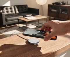 The Moto Snap Wireless Charger delivers 25W to Qi2.2 handsets and 30W to Motorola phones using the company’s proprietary protocol.