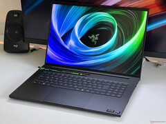 The 2025 Blade 18 (Image source: Notebookcheck)