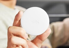 AutoPro X connects Samsung DeX wirelessly to a car's display. (Image: Mayton Motion)