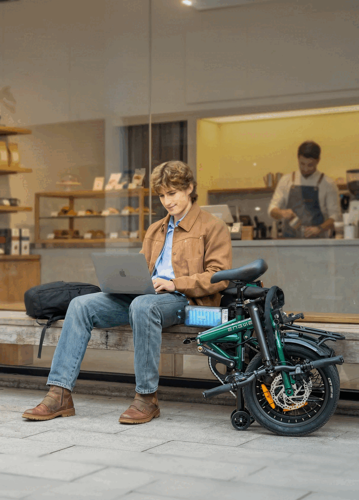 The Engwe Zip e-bike offers up to 120 km (75 miles) of range on a single charge