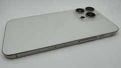 A prototype iPhone with Taptic Buttons. (Image source: Apple Insider)
