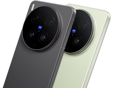 The Vivo X300 Ultra comes in Steppe Green and Volcano Black colours.