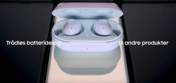 The Galaxy Buds will also initially come with every Galaxy S10 pre-order (Image source: YouTube)