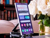 The Samsung Galaxy S26 Ultra is said to have thinner screen edges than the Galaxy S25 Ultra pictured. (Image source: Notebookcheck)