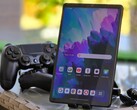 The Legion Tab Gen 3’s ultra-fast 165Hz display is a treat for gamers. (Image source: Marcus Herbrich / Notebookcheck)