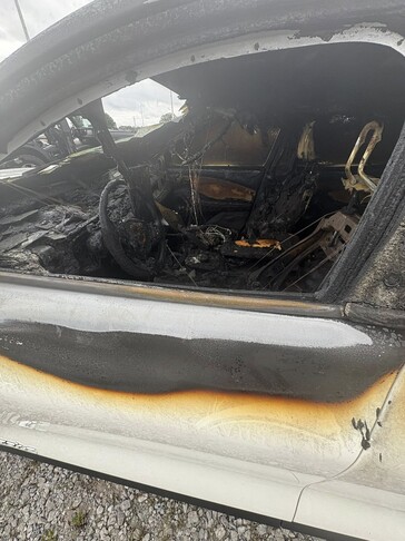 Side view of the Mustang Mach E after the fire (Image source: Chase Roberts)