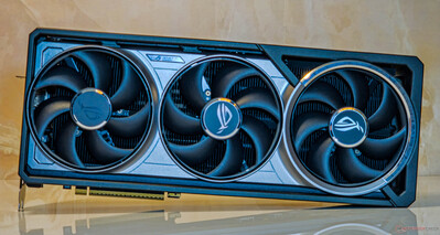 Asus ROG Astral GeForce RTX 5080 OC: Metallic front shroud with triple axial tech fans