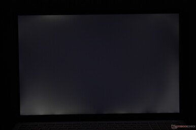 Moderate backlight bleeding along the corners and edges