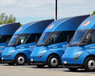 Tesla Semis at Megachargers (image: Pepsi)