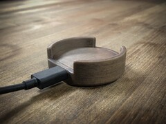 A look at the micro USB powered SmarchWatch charging cradle. (Image source: Samson March)