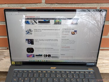 Using the Acer Swift 5 SF514 outdoors