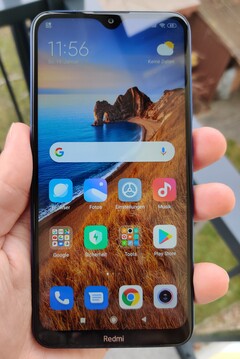 Using the Redmi 8 outdoors
