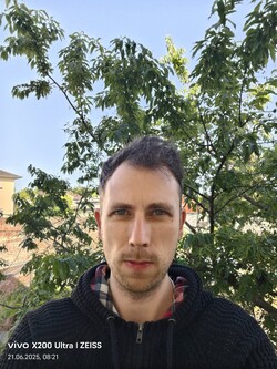 Selfie with the X200 Ultra