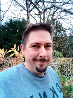 Selfie taken with the Doogee Fire 6