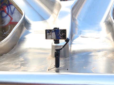 Smartphone gimbal with selfie stick and AI camera module – Hohem iSteady V3 Ultra review
