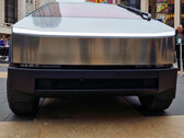 All Cybertruck display units may be dual-motor (image: Jordi Cor/YT)
