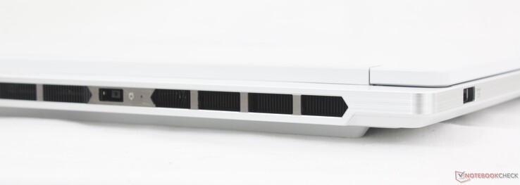 Rear: HDMI 2.1, AC adapter