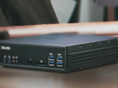 The Shuttle XPC DA320 can be purchased as a complete system. (Image source: Shuttle)