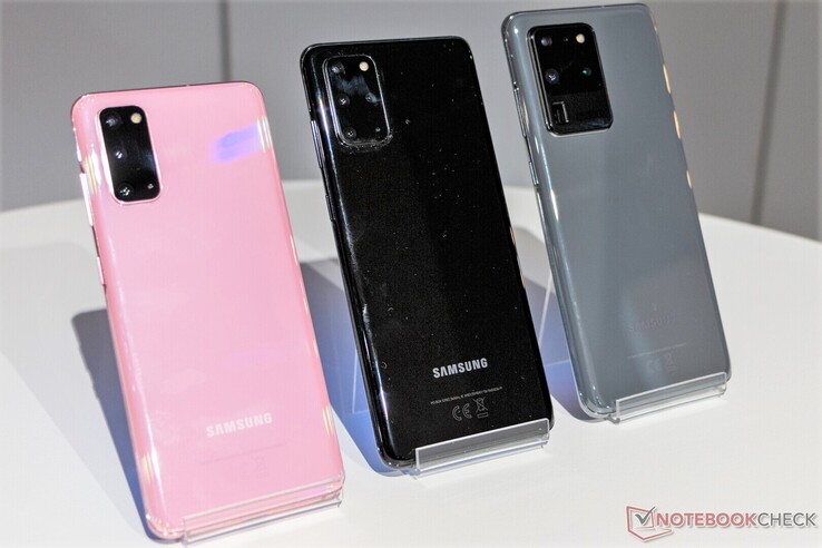 Only one of these three Samsung Galaxy S20-phones offers a real Telephoto-camera. (Image source: Notebookcheck)