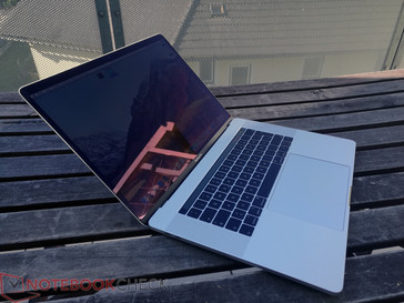 Apple MacBook Pro 15 inch (06/09) - Notebookcheck.fr