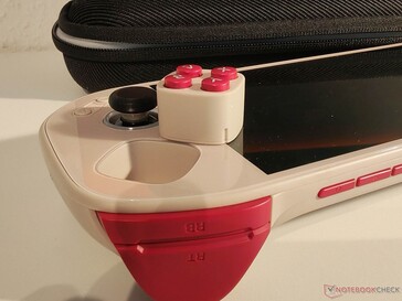 The action buttons and the directional pad can be replaced